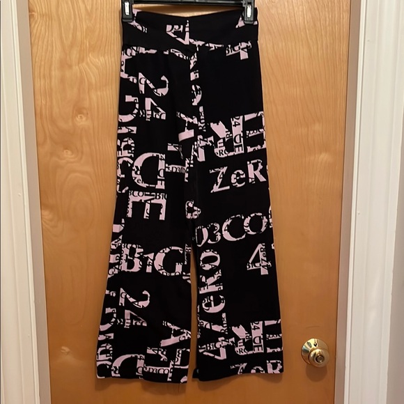 Michele Gray and Pink Fabric - Picture 1 of 2